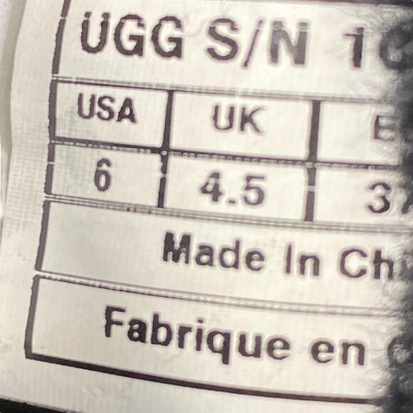 UGG Women's Bailey Button Black Pearl Button Pull On Winter Boots Size US 6 - Picture 10 of 10